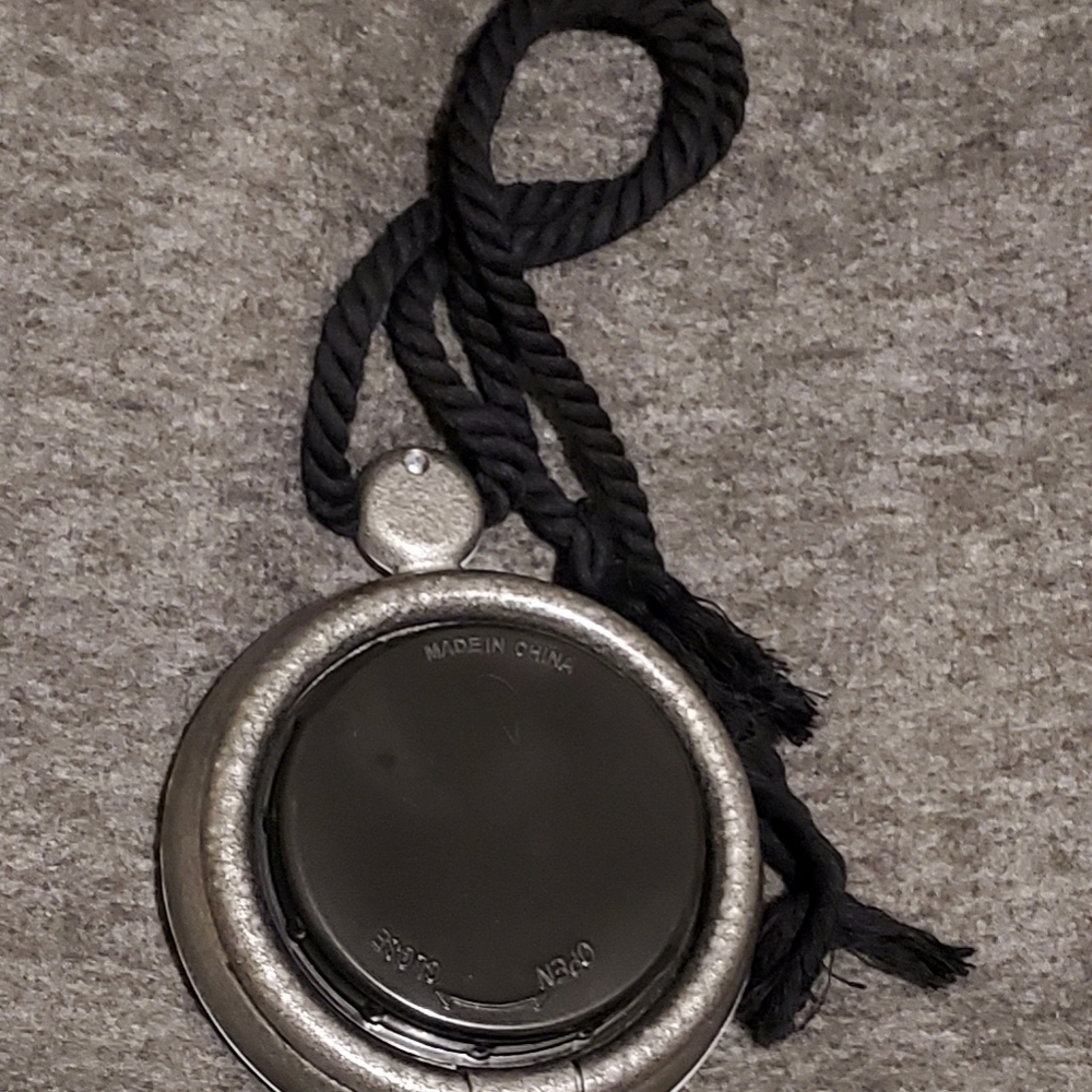 Hip Hop Rope Clock - Picture 2 of 3